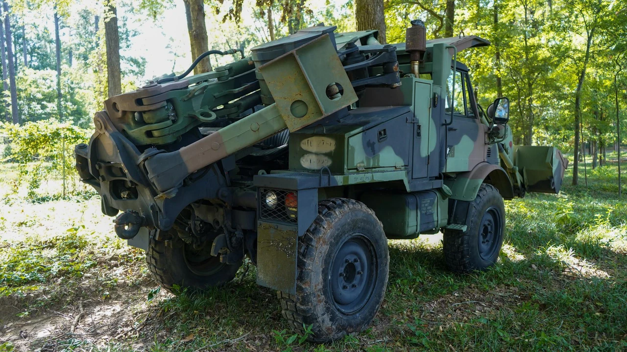 1987 Mercedes-Benz Unimog - Image 15 of 31