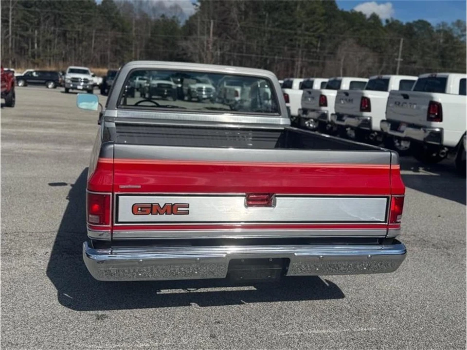 1987 GMC C/K 3rd Gen - Image 8 of 31