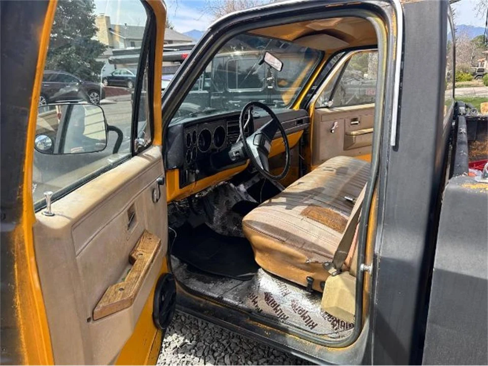 1987 GMC C/K 3rd Gen - Image 2 of 15