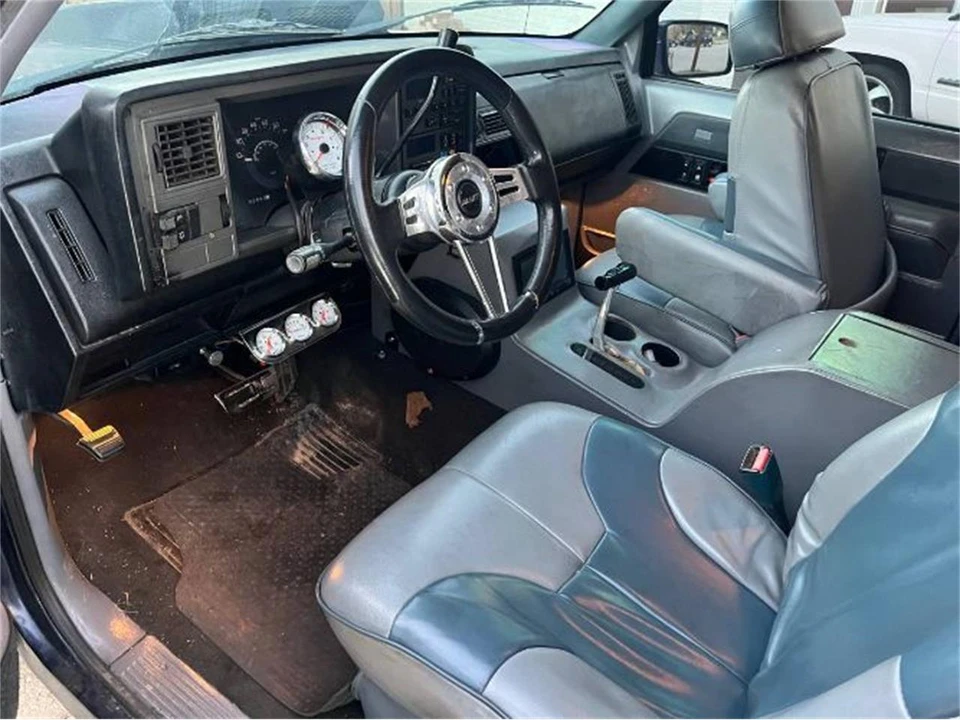 1987 GMC C/K 3rd Gen - Image 3 of 8