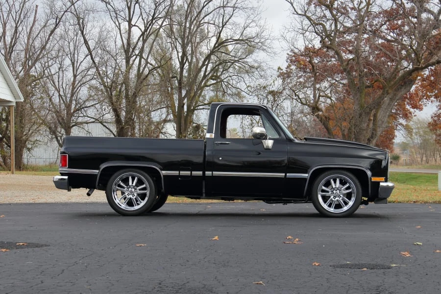 1987 GMC C/K 3rd Gen - Image 2 of 29