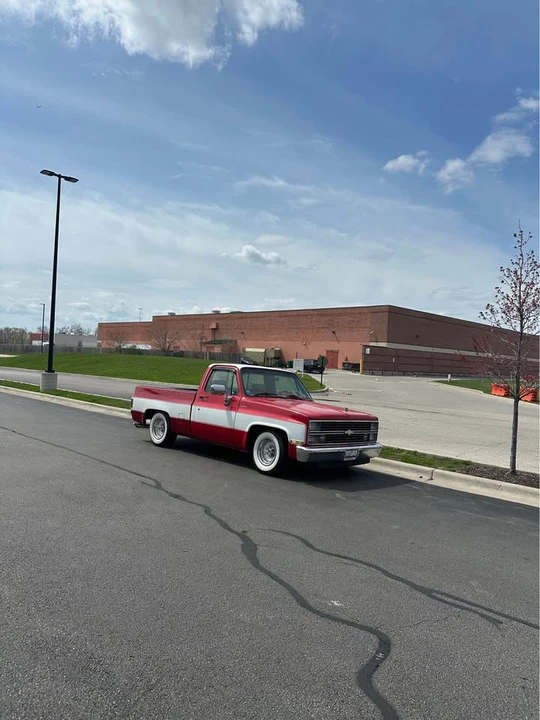 1987 GMC C/K 3rd Gen - Image 2 of 10