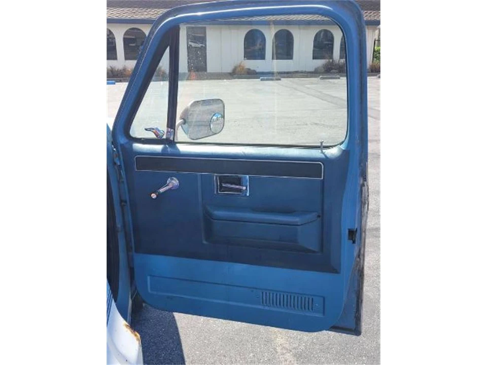 1987 GMC C/K 3rd Gen - Image 4 of 13