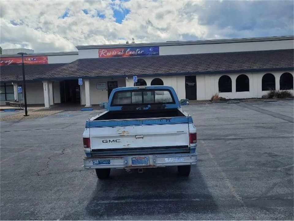 1987 GMC C/K 3rd Gen - Image 10 of 13