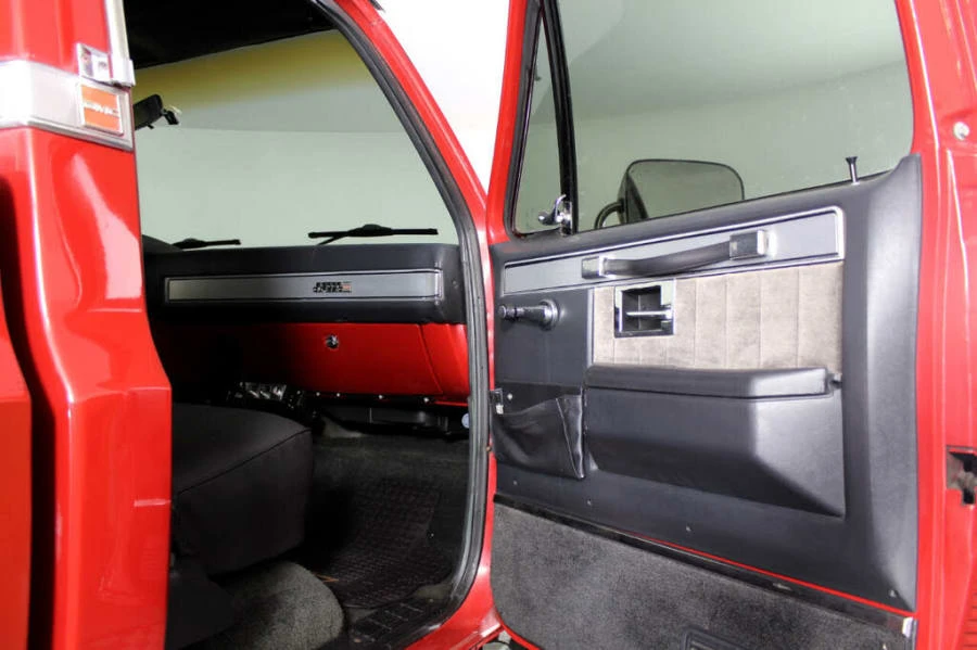 1987 GMC C/K 3rd Gen - Image 18 of 21