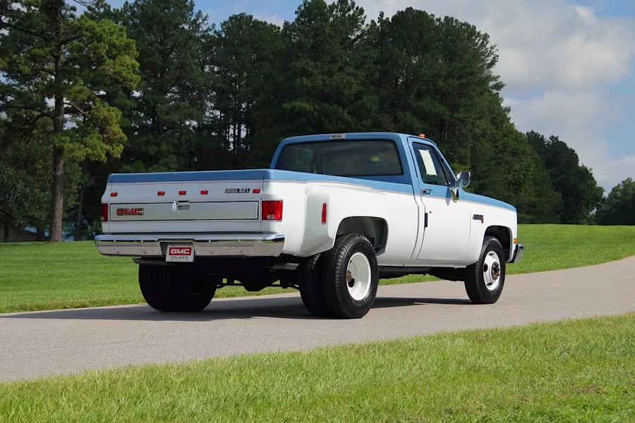 1987 GMC C/K 3rd Gen - Image 3 of 31