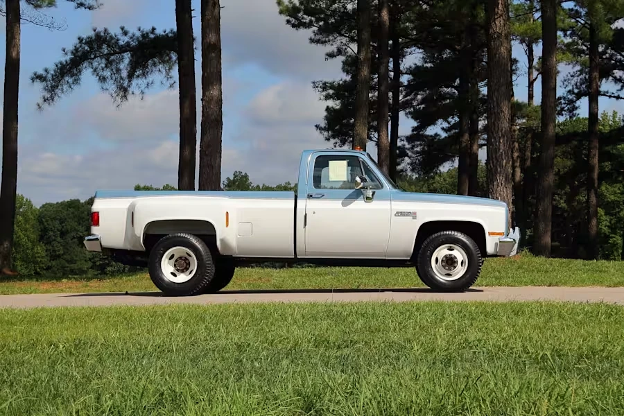 1987 GMC C/K 3rd Gen - Image 2 of 31