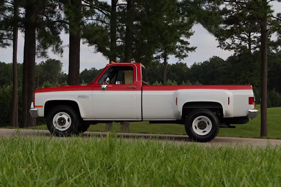 1987 GMC C/K 3rd Gen - Image 2 of 31