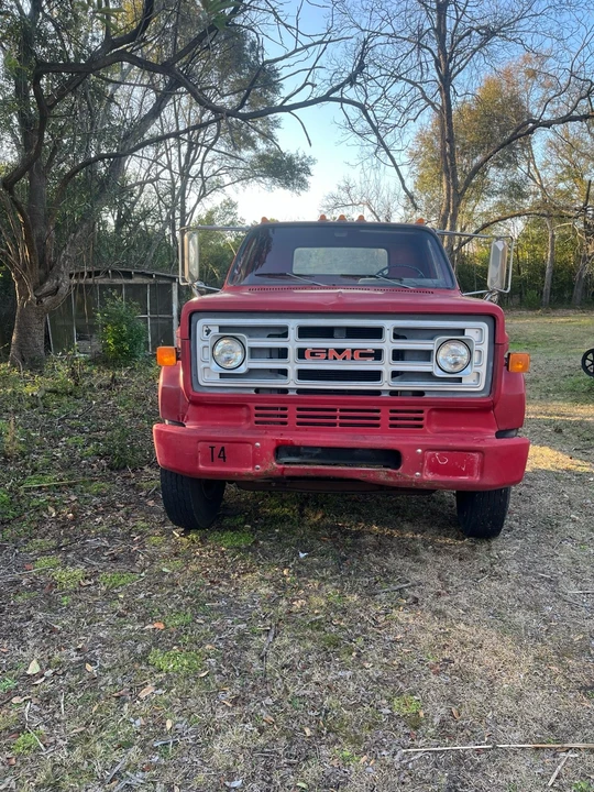 1987 GMC TopKick - Image 2 of 13