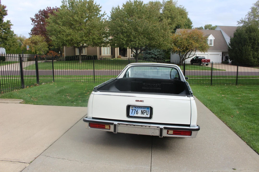 1987 GMC Sprint/Caballero - Image 8 of 31