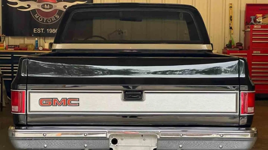 1987 GMC C/K 3rd Gen - Image 4 of 9