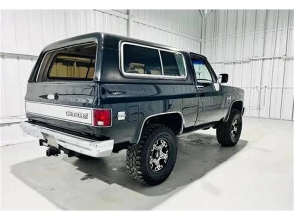 1987 GMC Jimmy 2nd Gen - Image 2 of 5
