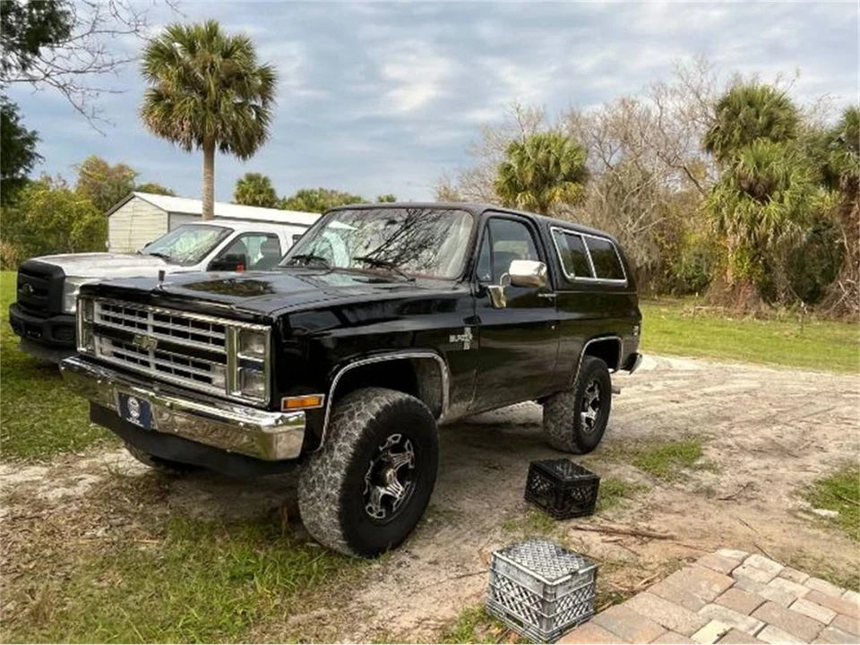 1987 GMC Jimmy 2nd Gen - Image 4 of 5