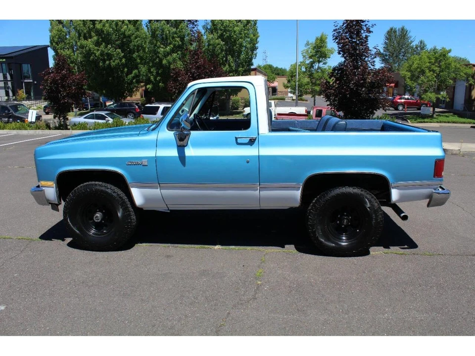 1987 GMC Jimmy 2nd Gen - Image 11 of 31