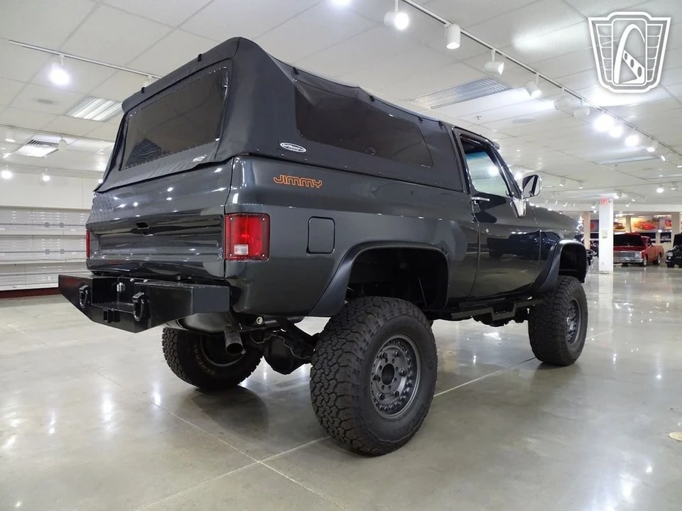 1987 GMC Jimmy 2nd Gen - Image 17 of 21