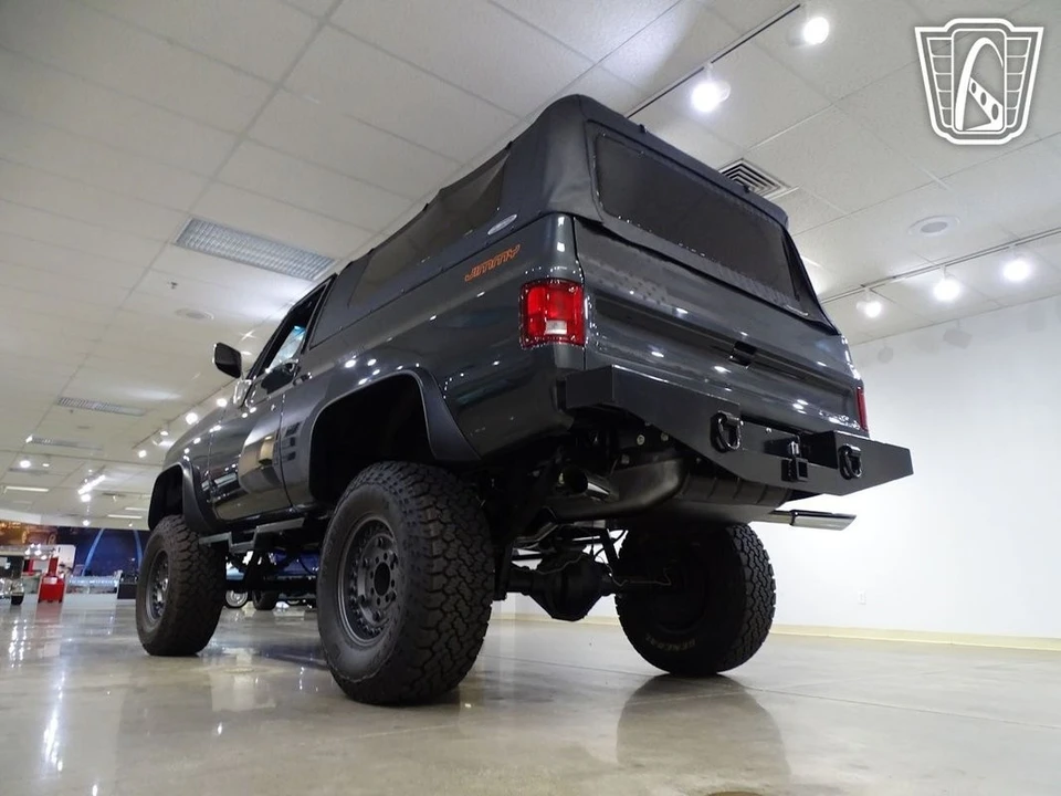 1987 GMC Jimmy 2nd Gen - Image 12 of 21