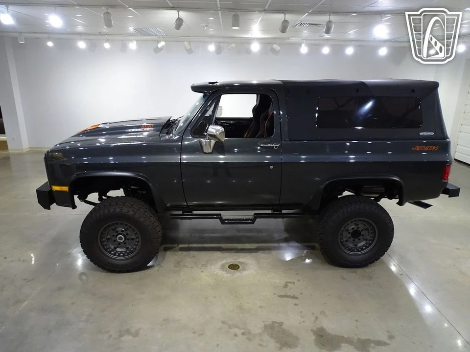 1987 GMC Jimmy 2nd Gen - Image 7 of 21