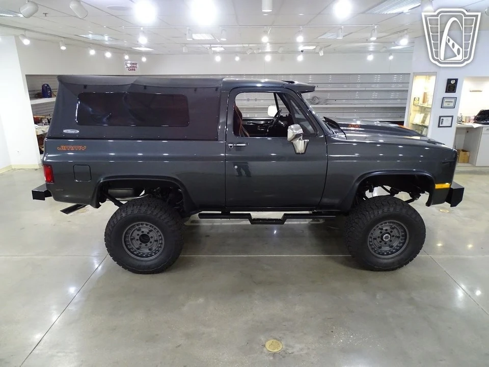 1987 GMC Jimmy 2nd Gen - Image 19 of 21