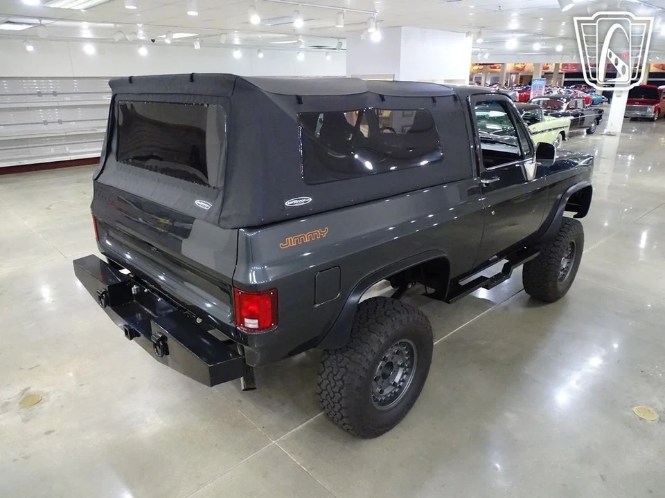 1987 GMC Jimmy 2nd Gen - Image 16 of 21
