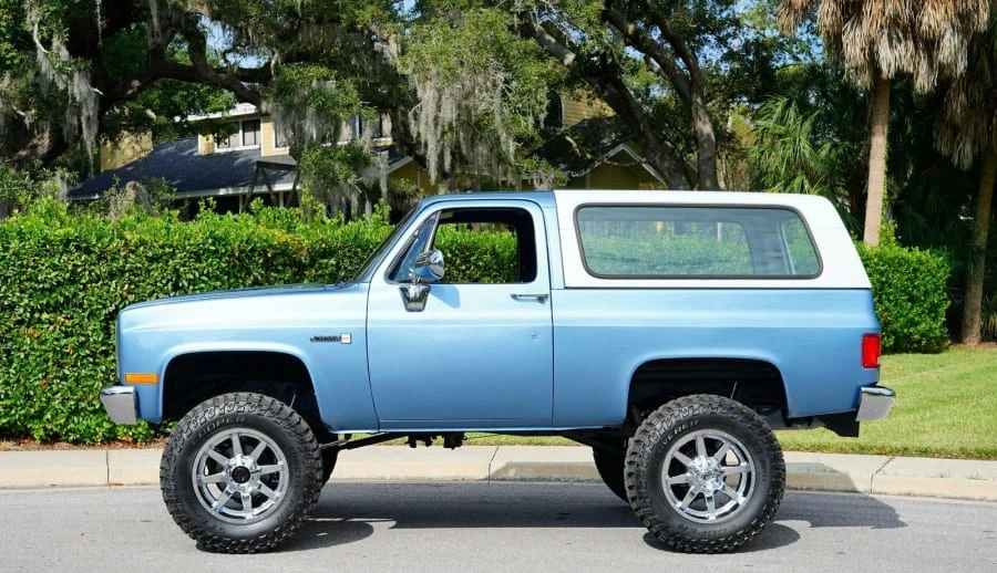 1987 GMC Jimmy 2nd Gen - Image 2 of 13