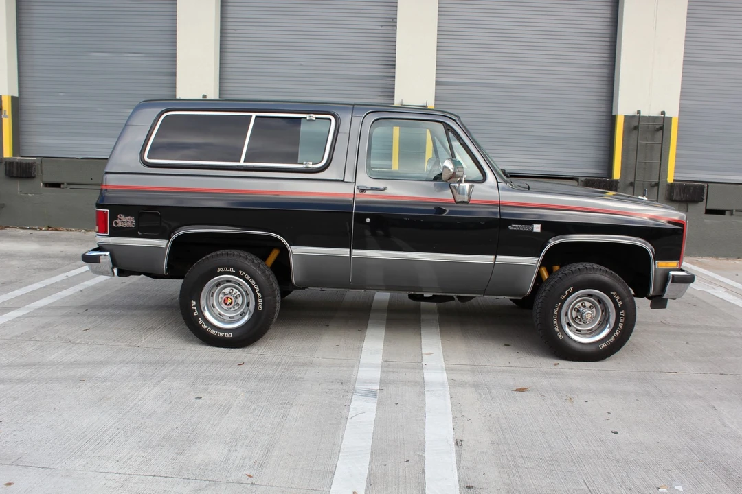 1987 GMC Jimmy 2nd Gen - Image 4 of 31