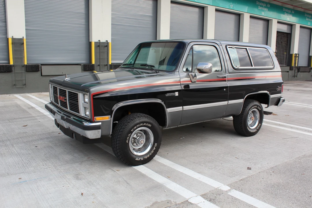 1987 GMC Jimmy 2nd Gen - Image 10 of 31