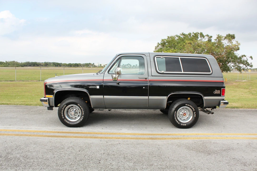 1987 GMC Jimmy 2nd Gen - Image 12 of 31