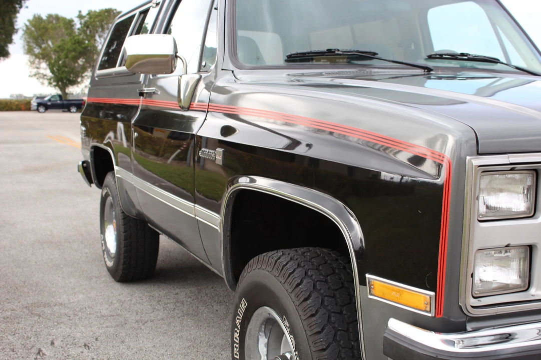 1987 GMC Jimmy 2nd Gen - Image 28 of 31