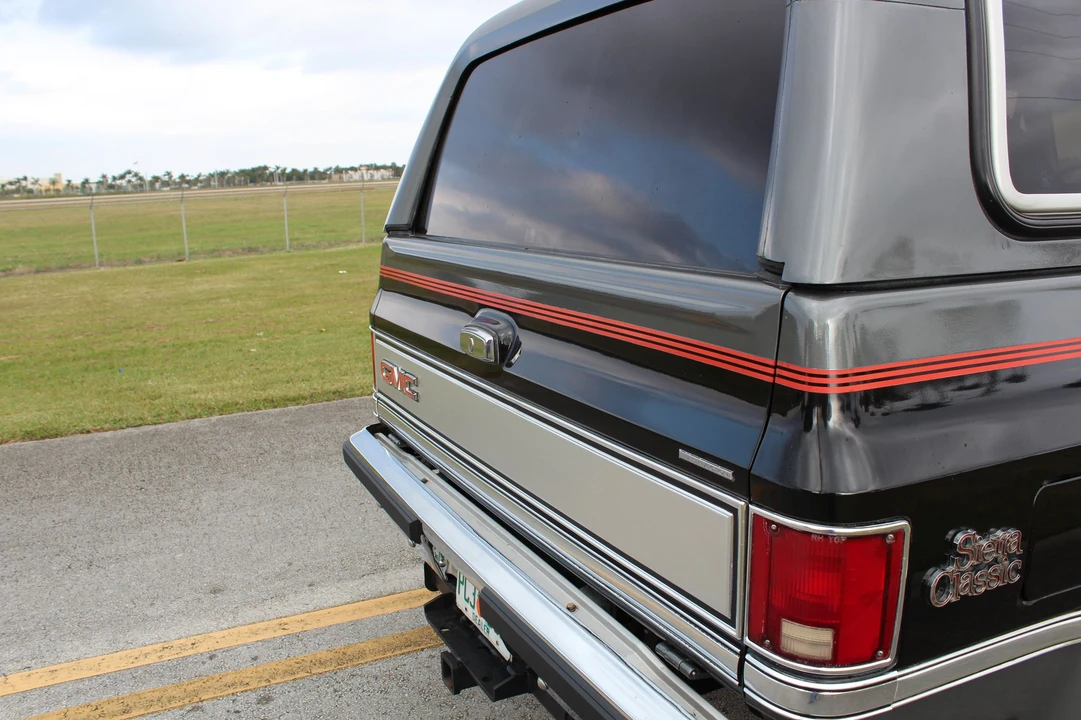 1987 GMC Jimmy 2nd Gen - Image 29 of 31