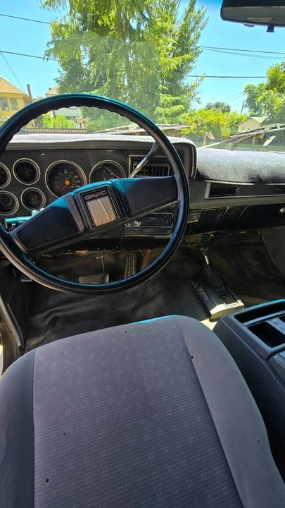 1987 GMC Jimmy 2nd Gen - Image 8 of 11