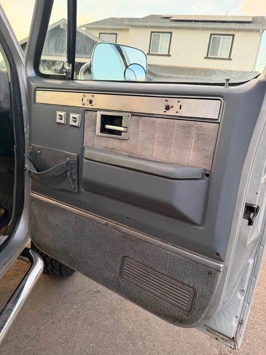 1987 GMC Jimmy 2nd Gen - Image 15 of 20