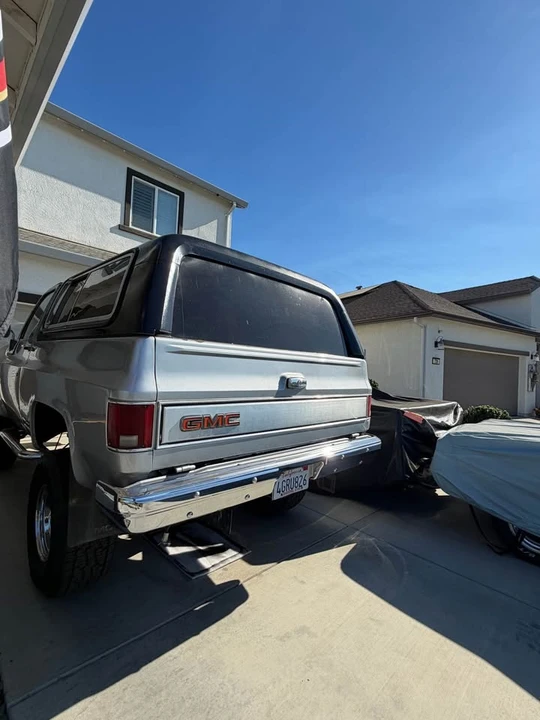 1987 GMC Jimmy 2nd Gen - Image 2 of 20