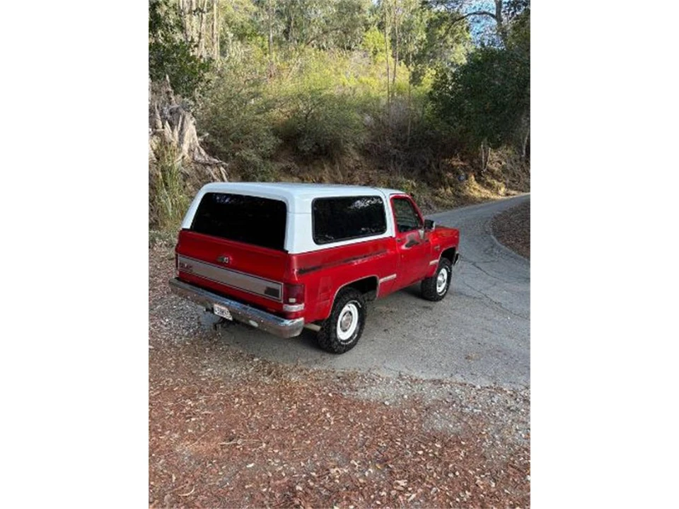 1987 GMC Jimmy 2nd Gen - Image 8 of 9