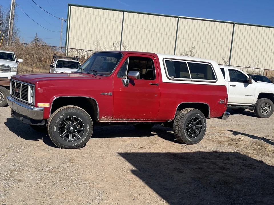 1987 GMC Jimmy 2nd Gen - Image 2 of 31