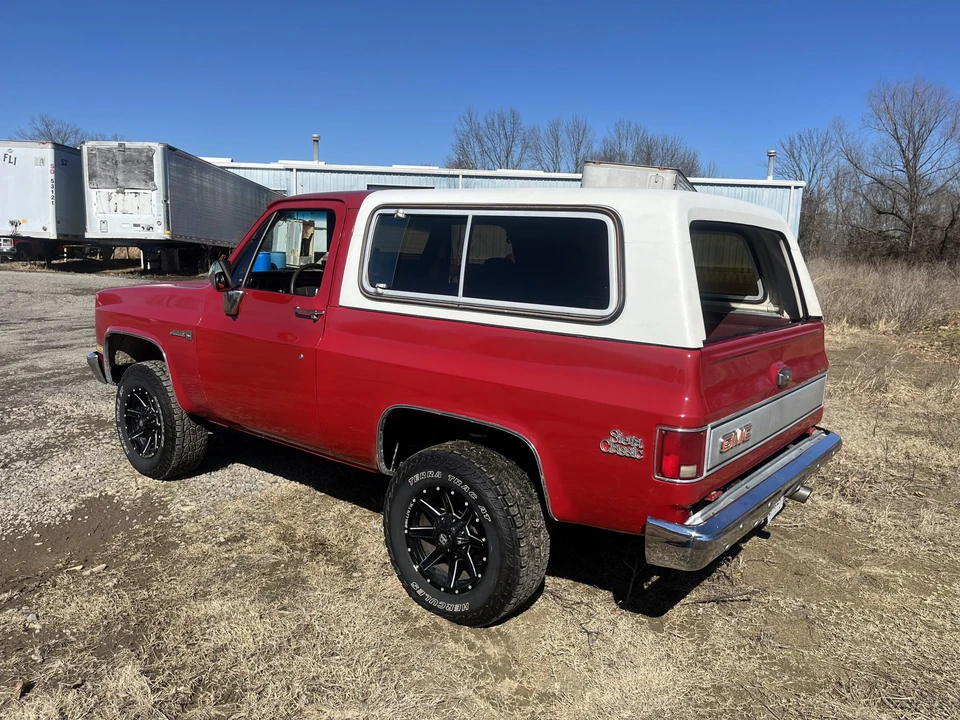 1987 GMC Jimmy 2nd Gen - Image 9 of 31