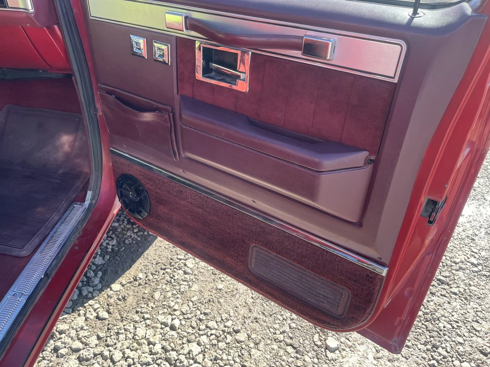 1987 GMC Jimmy 2nd Gen - Image 24 of 31