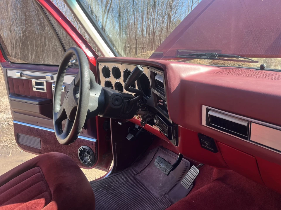 1987 GMC Jimmy 2nd Gen - Image 22 of 31