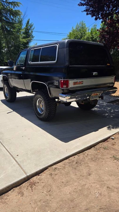 1987 GMC Jimmy 2nd Gen - Image 2 of 12