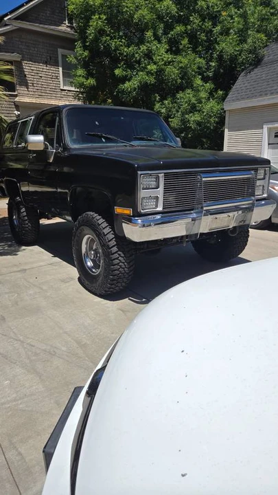 1987 GMC Jimmy 2nd Gen - Image 4 of 12