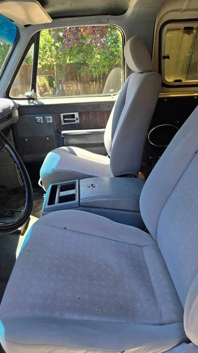 1987 GMC Jimmy 2nd Gen - Image 7 of 12