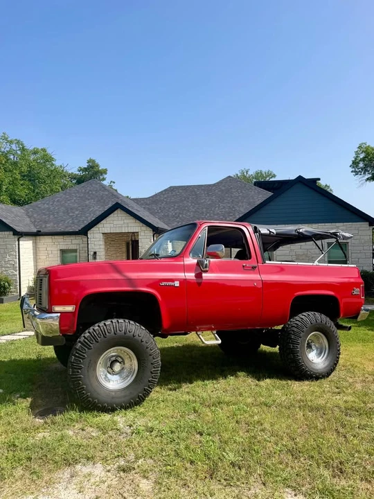 1987 GMC Jimmy 2nd Gen - Image 2 of 11