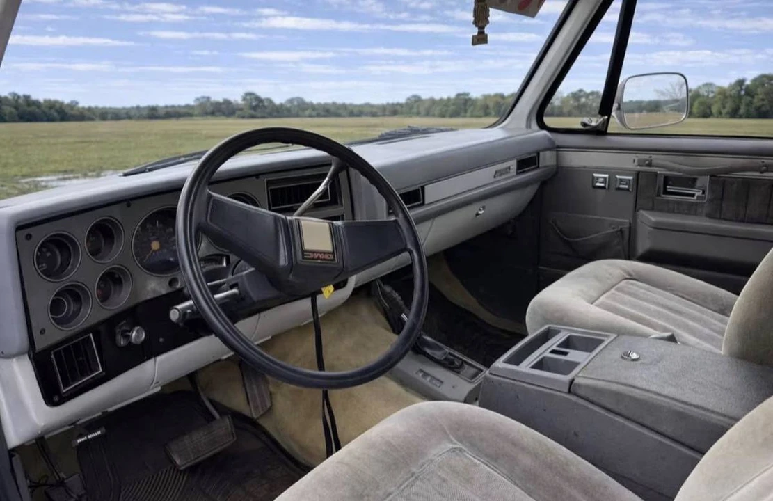 1987 GMC Jimmy 2nd Gen - Image 6 of 7