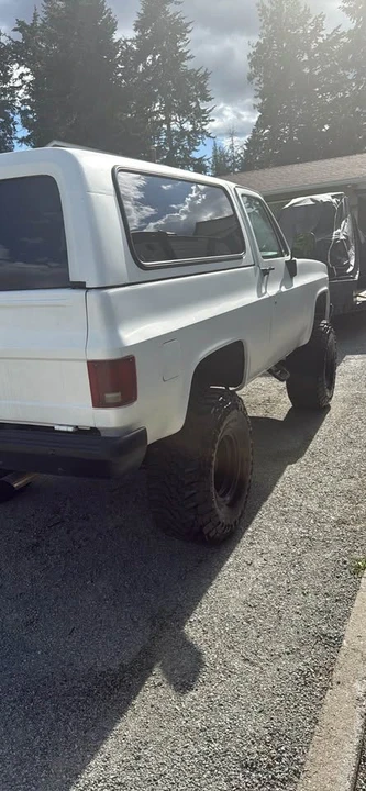 1987 GMC Jimmy 2nd Gen - Image 3 of 10