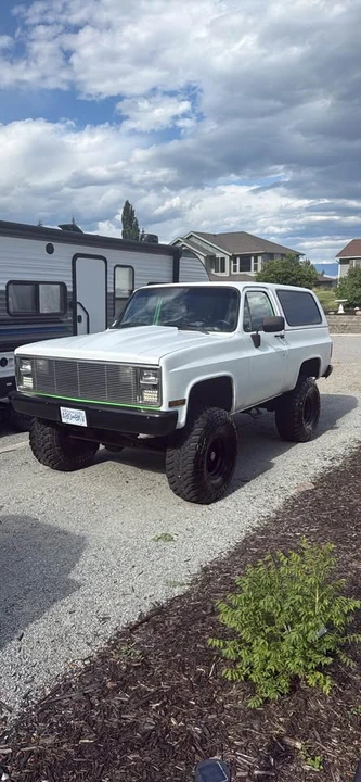 1987 GMC Jimmy 2nd Gen - Image 2 of 10