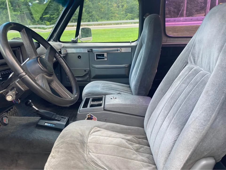 1987 GMC Jimmy 2nd Gen - Image 2 of 5