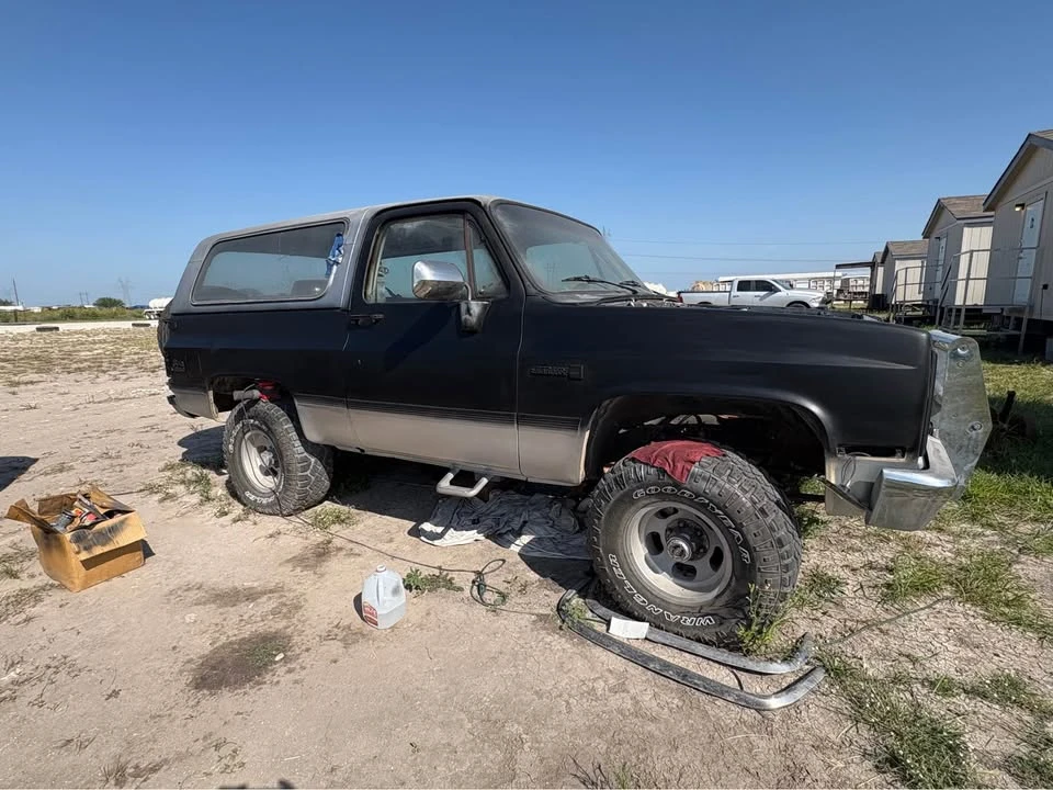 1987 GMC Jimmy 2nd Gen - Image 2 of 10