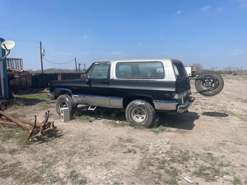 1987 GMC Jimmy 2nd Gen - Image 3 of 10