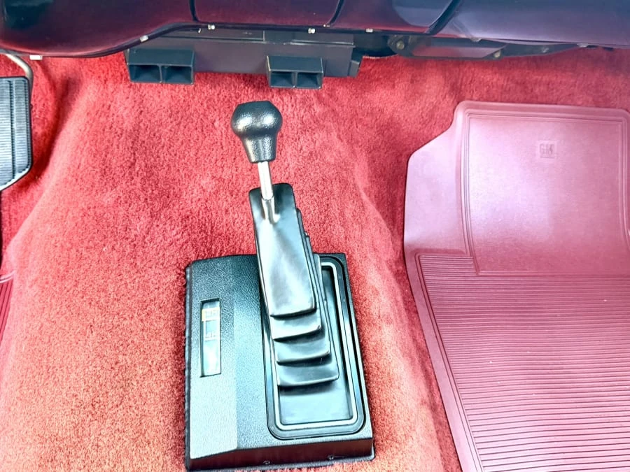1987 GMC Jimmy 2nd Gen - Image 25 of 26