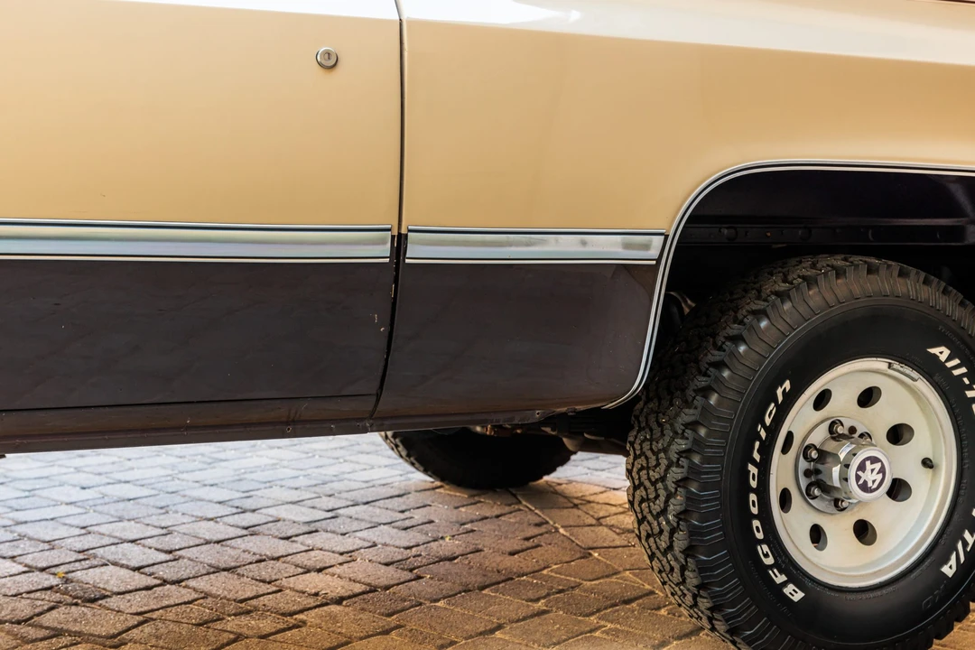1987 GMC Jimmy 2nd Gen - Image 24 of 31