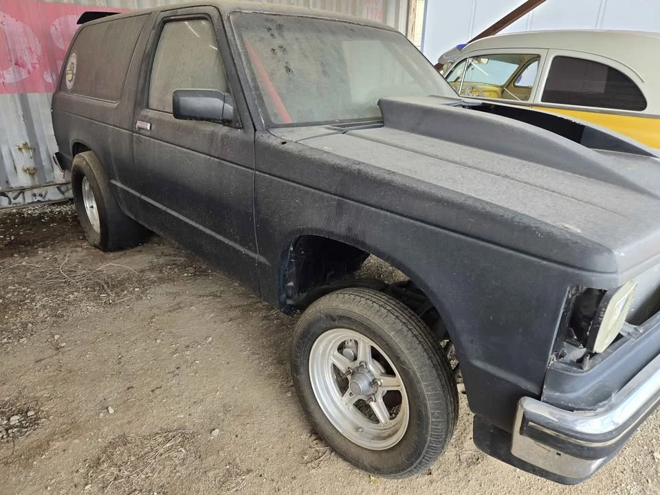 1987 GMC Jimmy 2nd Gen - Image 2 of 9